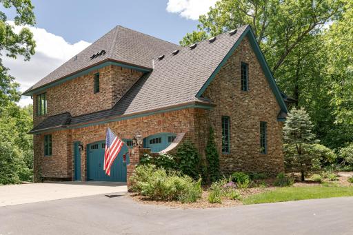 880 Weatherhill Woods Lane SW, Rochester, MN 55902