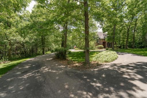 880 Weatherhill Woods Lane SW, Rochester, MN 55902