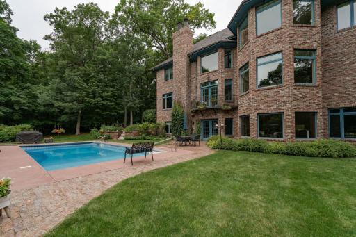 880 Weatherhill Woods Lane SW, Rochester, MN 55902