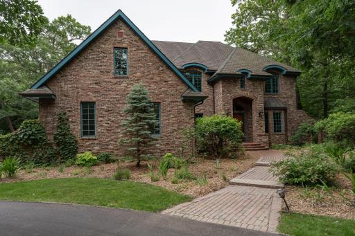 880 Weatherhill Woods Lane SW, Rochester, MN 55902
