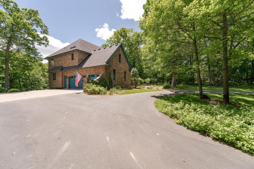880 Weatherhill Woods Lane SW, Rochester, MN 55902