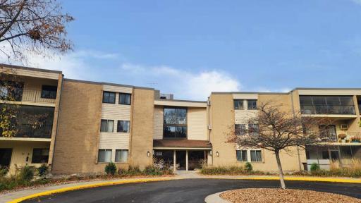 11160 Anderson Lakes Parkway, 313, Eden Prairie, MN 55344