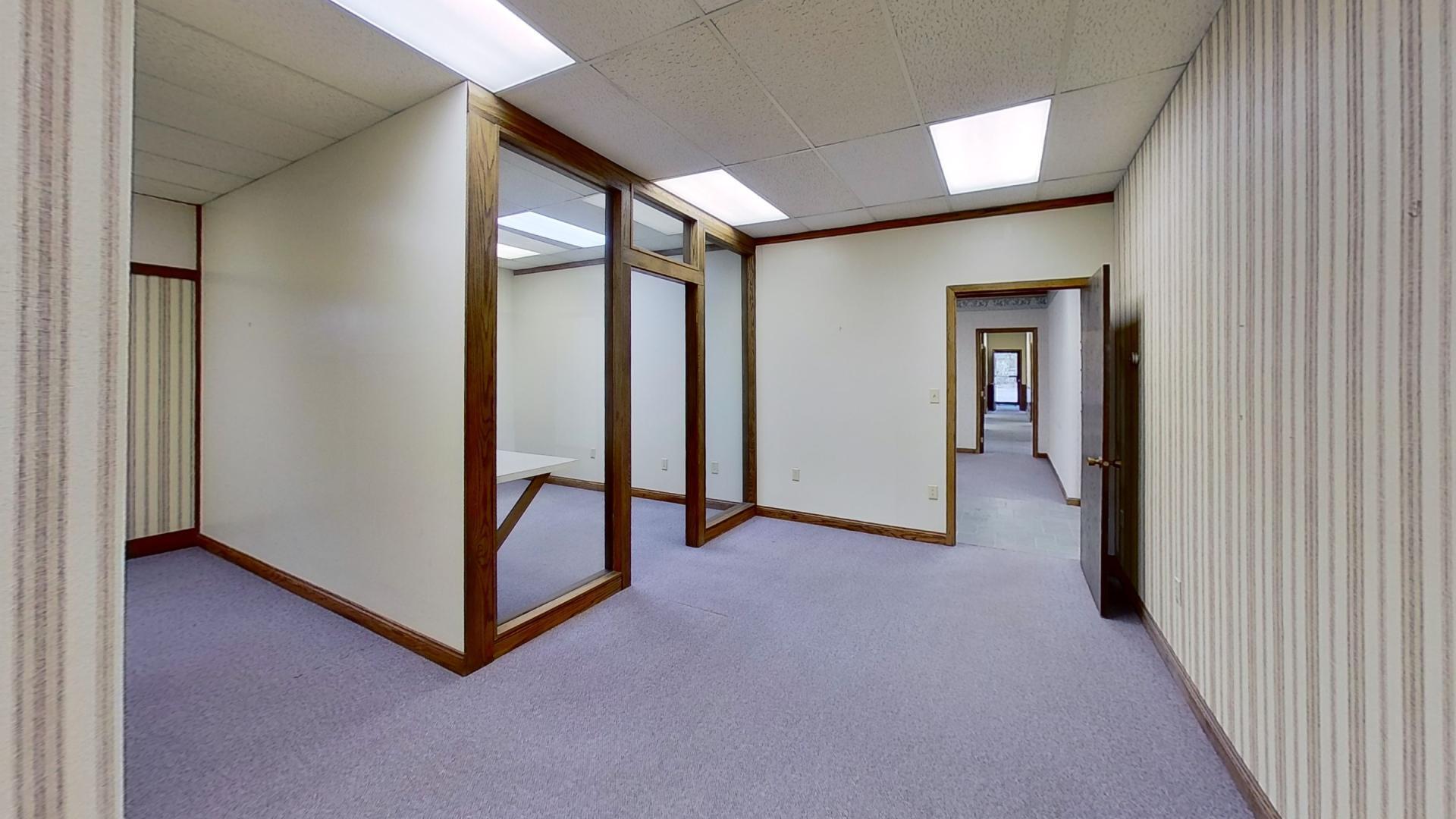 310-W-College-Dr-Hallway.jpg