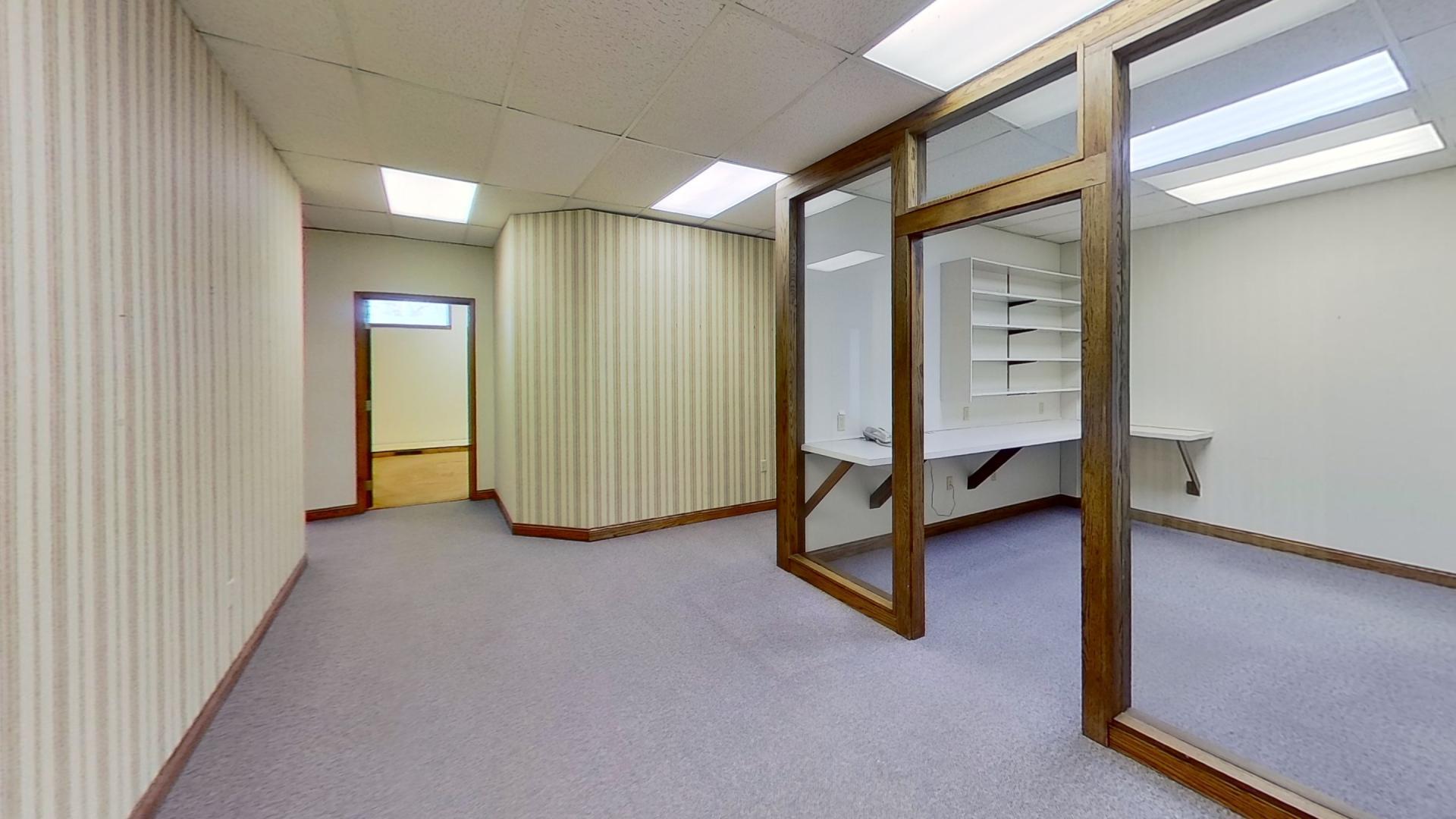 310-W-College-Dr-Hallway.jpg