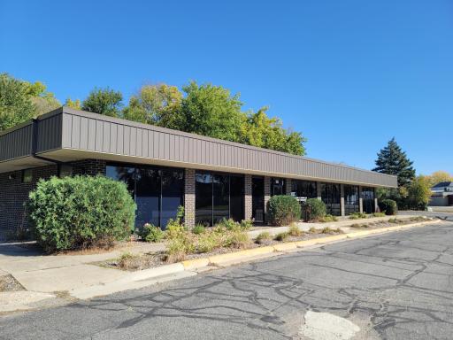 310 W West College Drive, Marshall, MN 56258