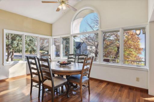 Expansive use of windows provide 180 views