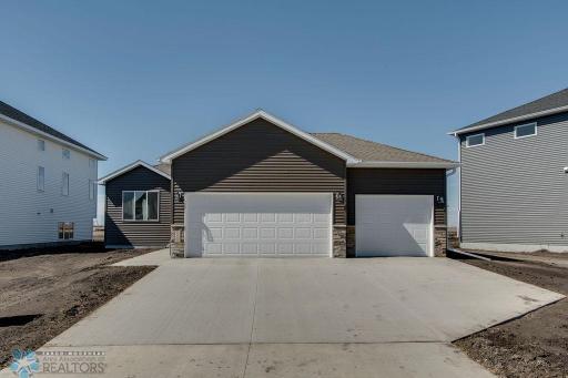 6669 Belding Dr S, Fargo, ND 58104