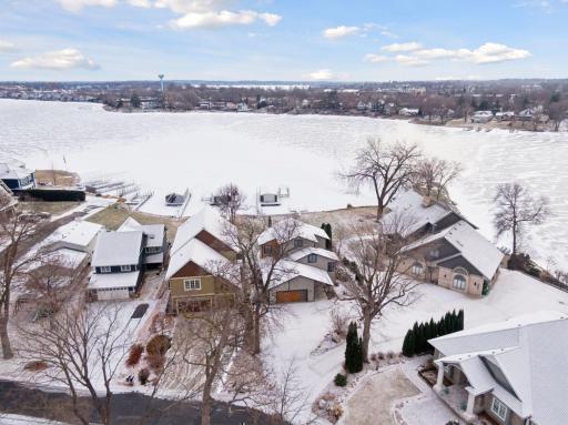 2055 Lakeside Lane, Mound, MN 55364