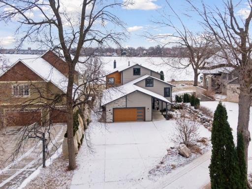 2055 Lakeside Lane, Mound, MN 55364