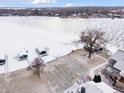 2055 Lakeside Lane, Mound, MN 55364