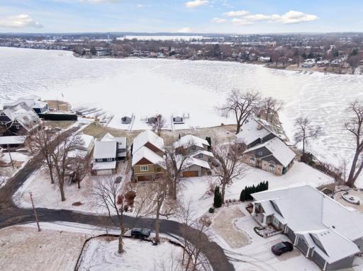 2055 Lakeside Lane, Mound, MN 55364