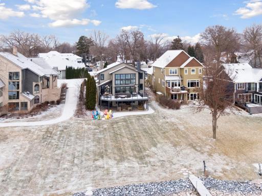 2055 Lakeside Lane, Mound, MN 55364