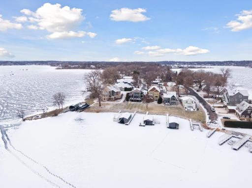 2055 Lakeside Lane, Mound, MN 55364