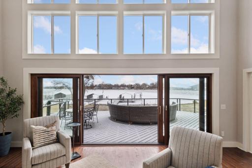 2055 Lakeside Lane, Mound, MN 55364