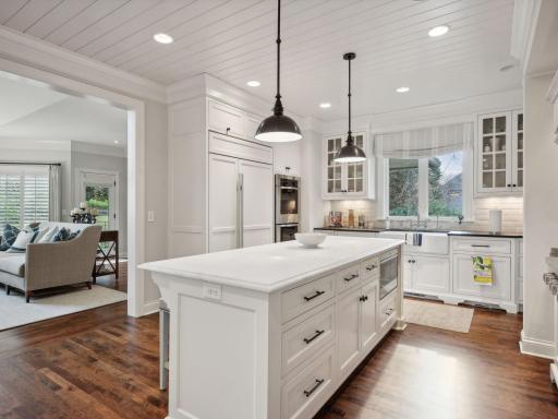 450 Old Long Lake Road, Wayzata, MN 55391