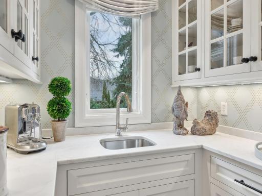 450 Old Long Lake Road, Wayzata, MN 55391