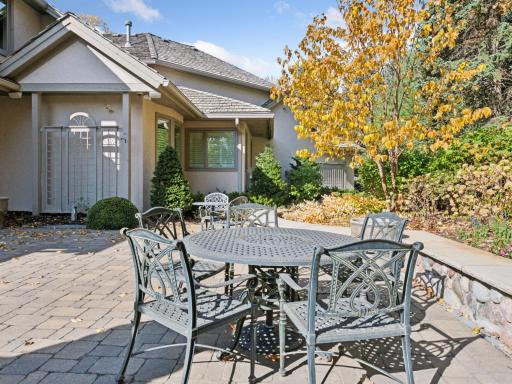 450 Old Long Lake Road, Wayzata, MN 55391