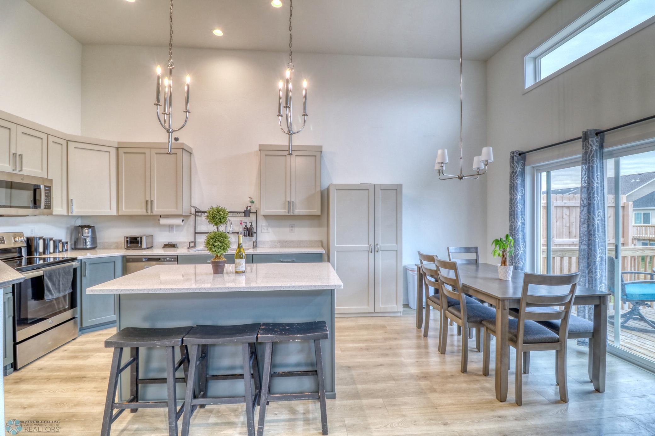 Kitchen1_0.jpg