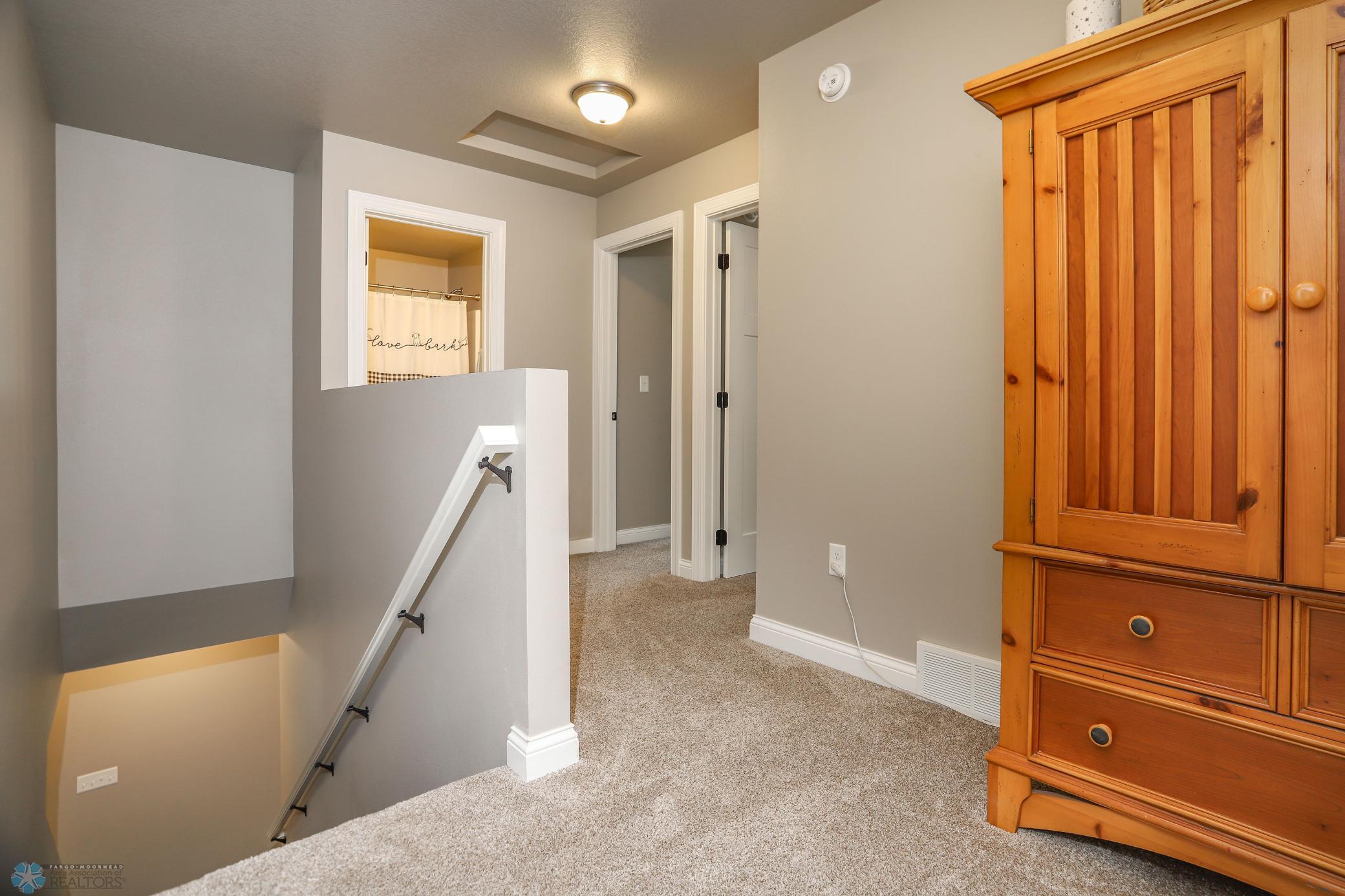 Upper Level Lnding