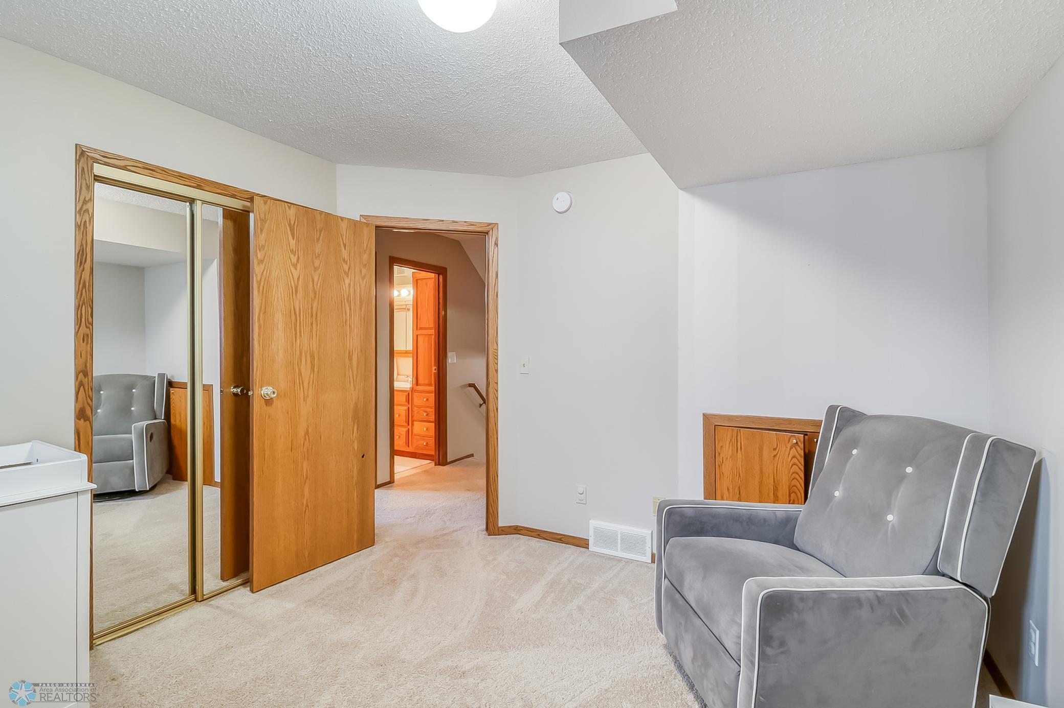 Basement Bedroom2_2.jpg