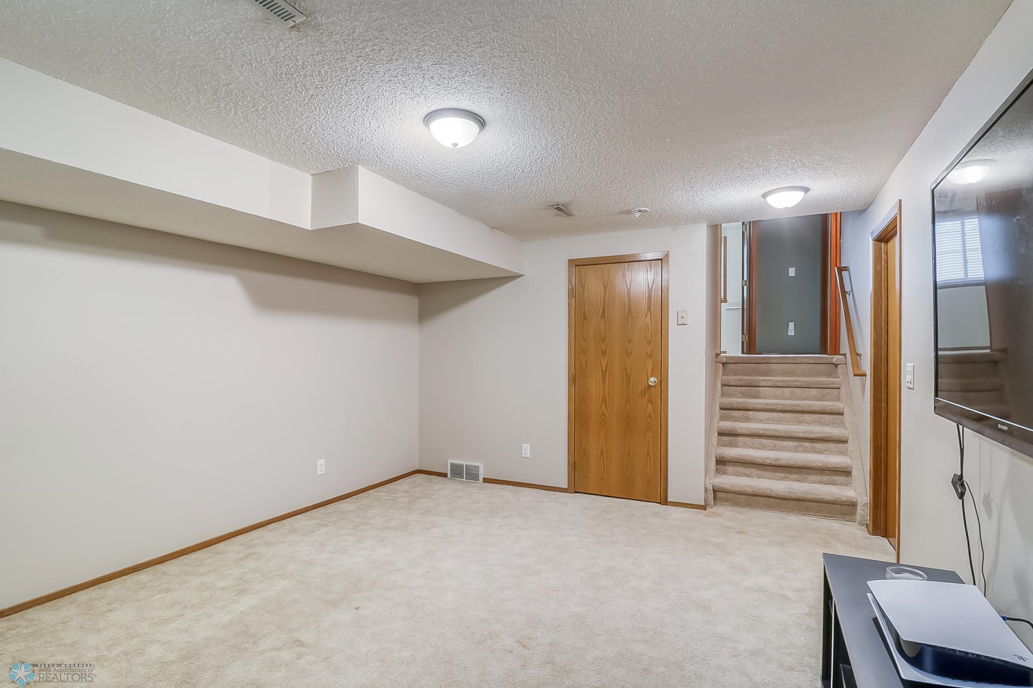 Basement1_2.jpg