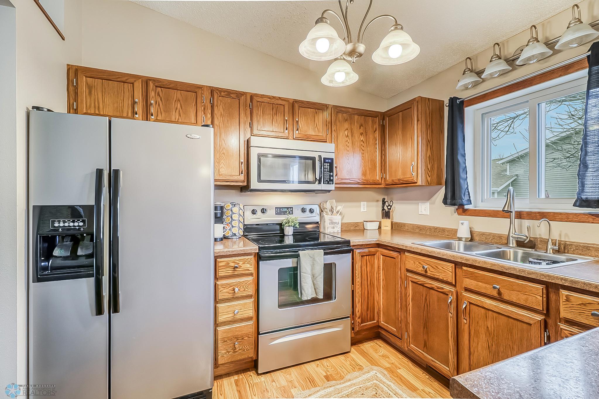 Kitchen1_2.jpg