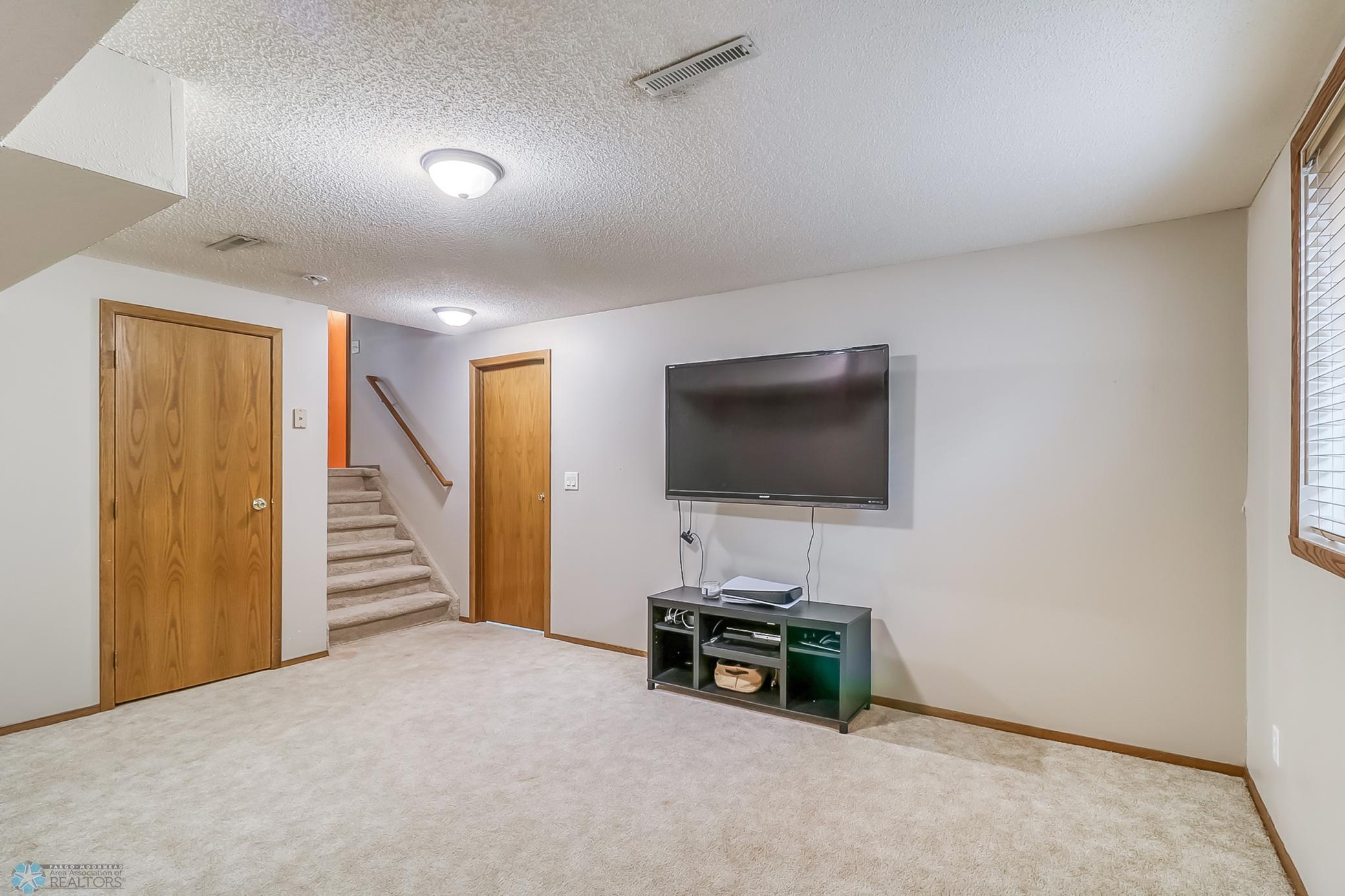 Basement1_3.jpg
