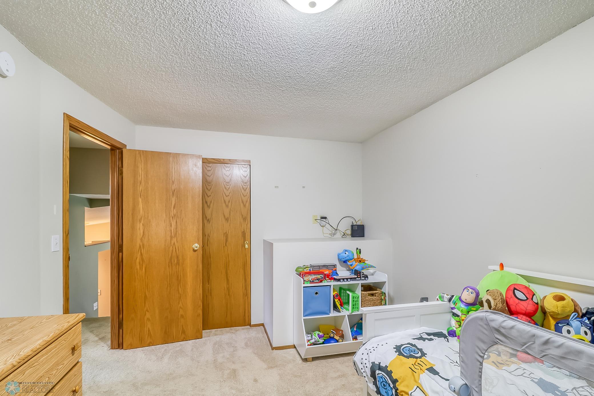 Bedroom2_2.jpg