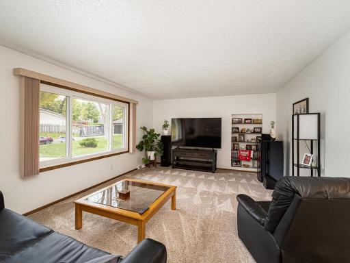 6836 Chesshire Lane N, Maple Grove, MN 55311