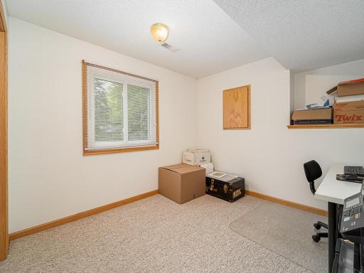 6836 Chesshire Lane N, Maple Grove, MN 55311
