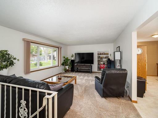 6836 Chesshire Lane N, Maple Grove, MN 55311