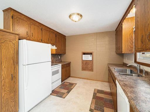 6836 Chesshire Lane N, Maple Grove, MN 55311