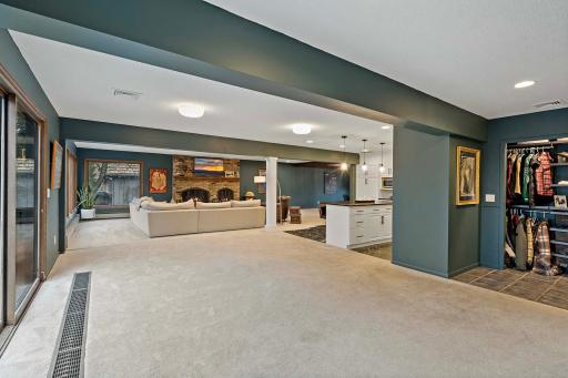 5629 Woodcrest Drive, Minneapolis, MN 55424