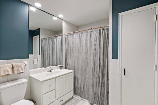 5629 Woodcrest Drive, Minneapolis, MN 55424
