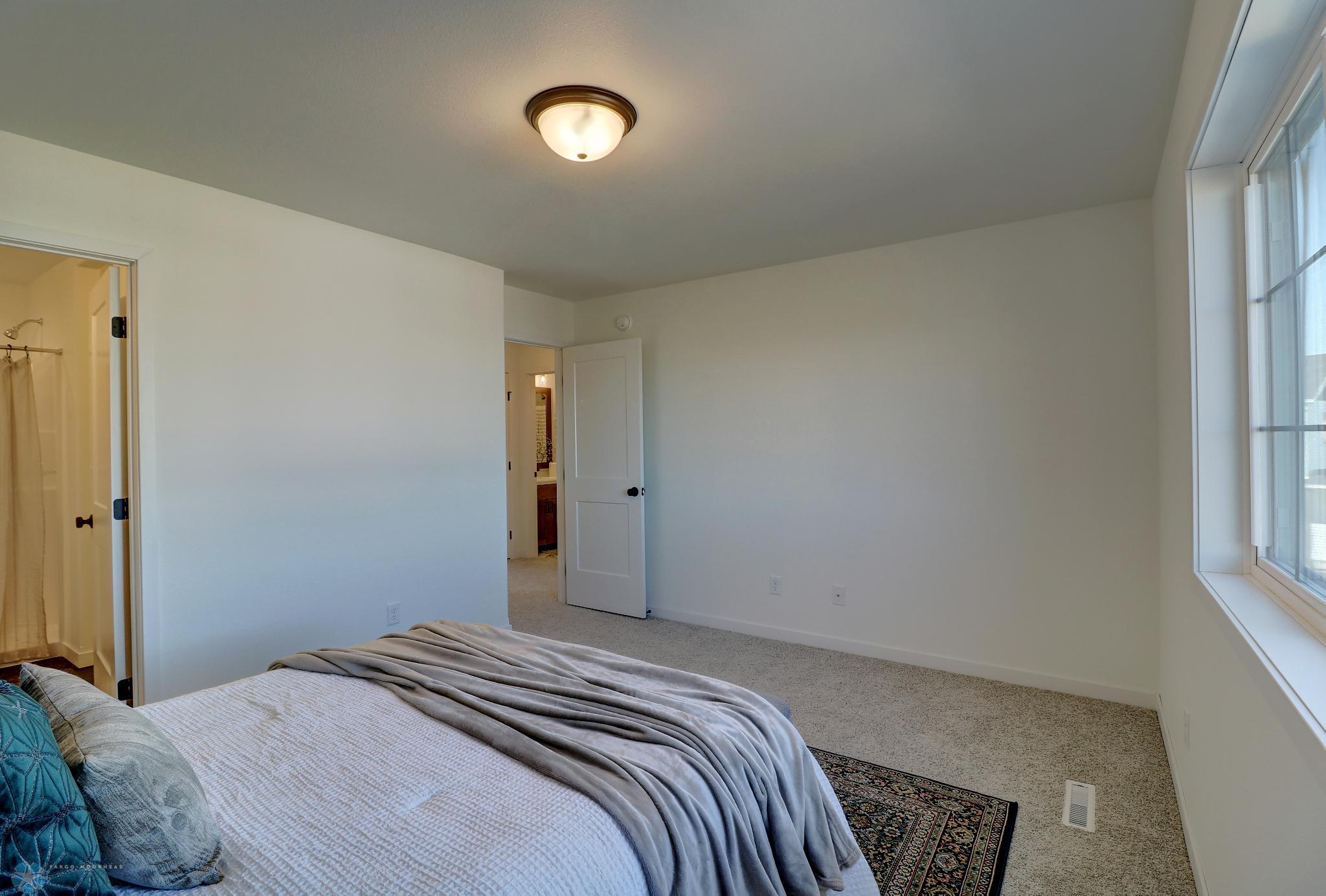 Master Bedroom1_3.jpg