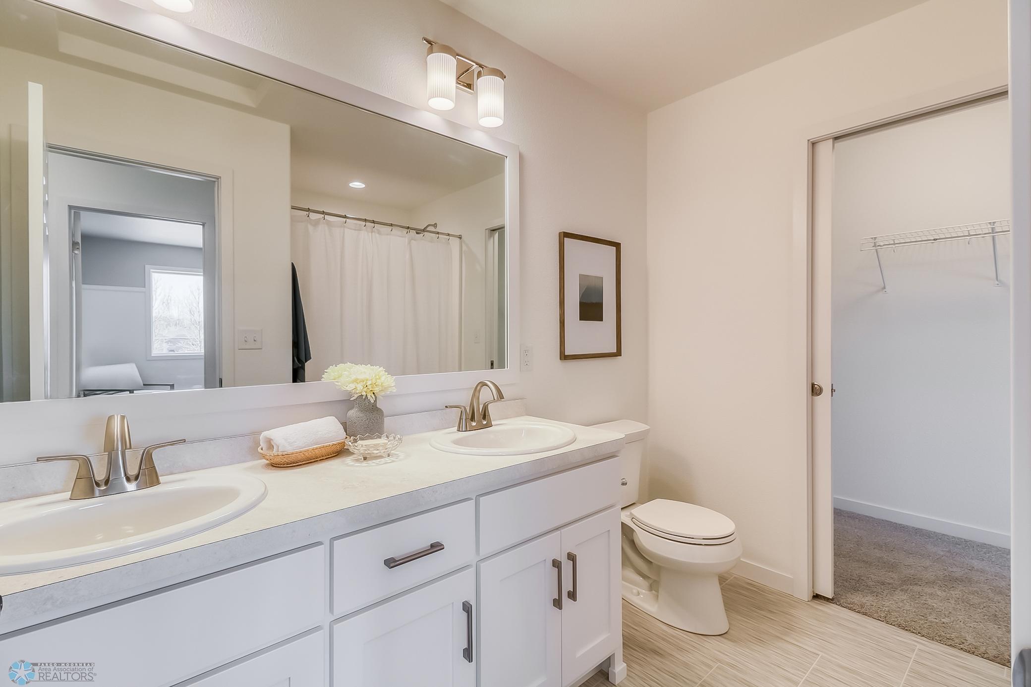 Bathroom1_2.jpg