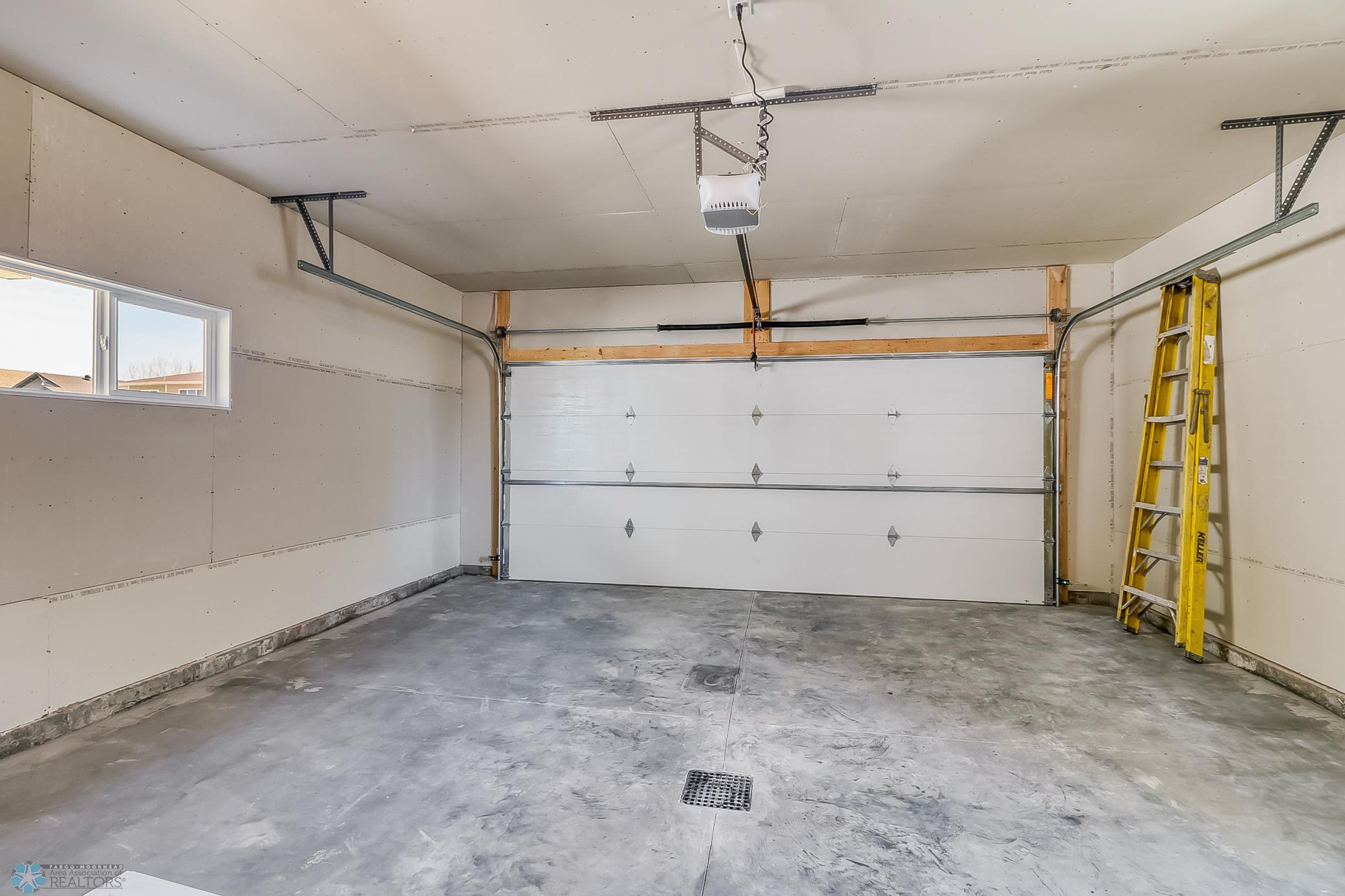 Garage.jpg
