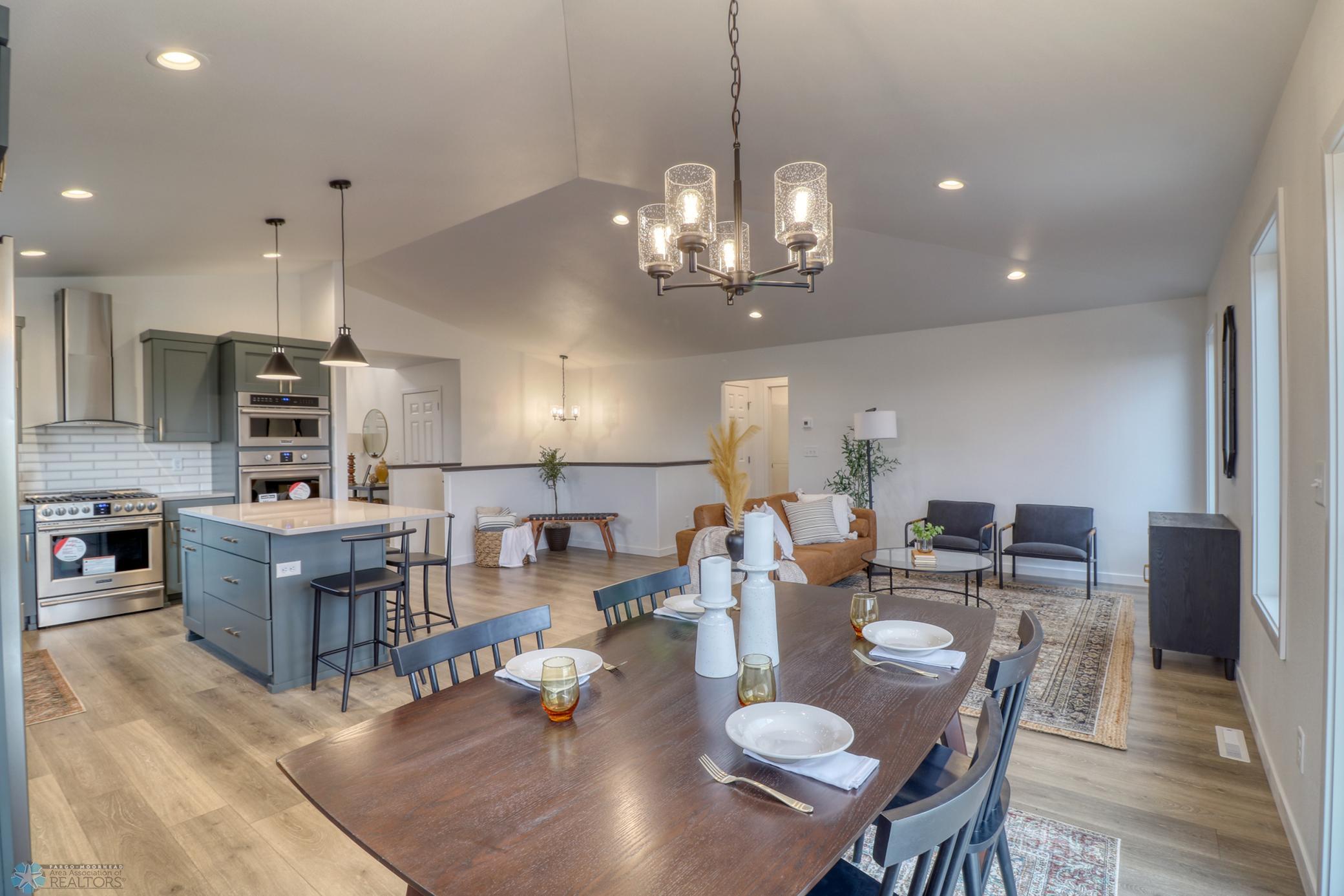 Dining Area1_2.jpg