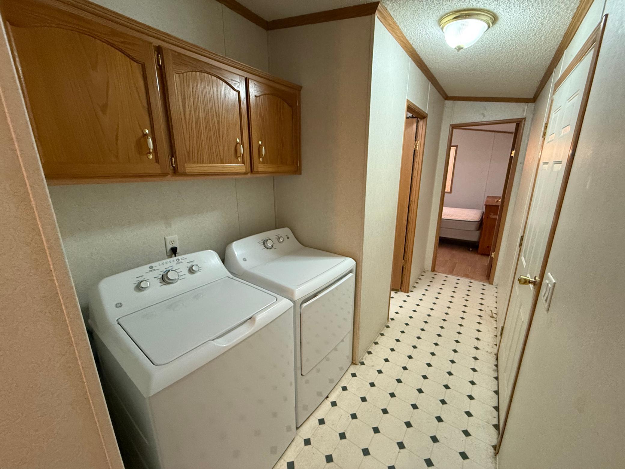 Laundry in Hall