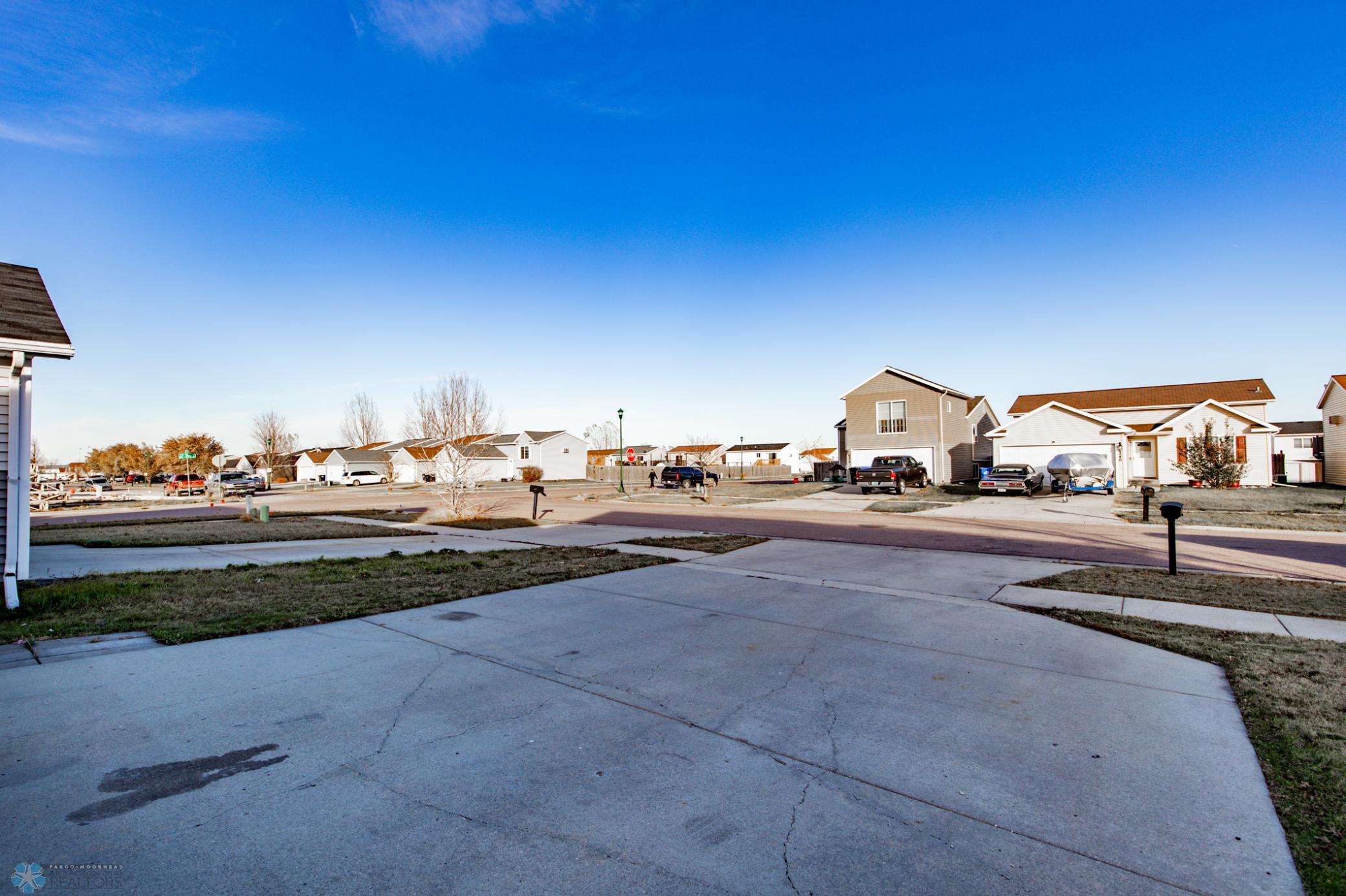 Driveway/Neighborhood
