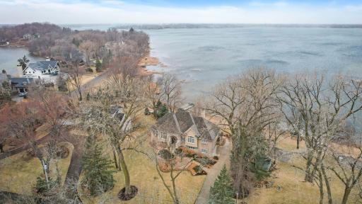 10 Peninsula Road, White Bear Lake, MN 55110