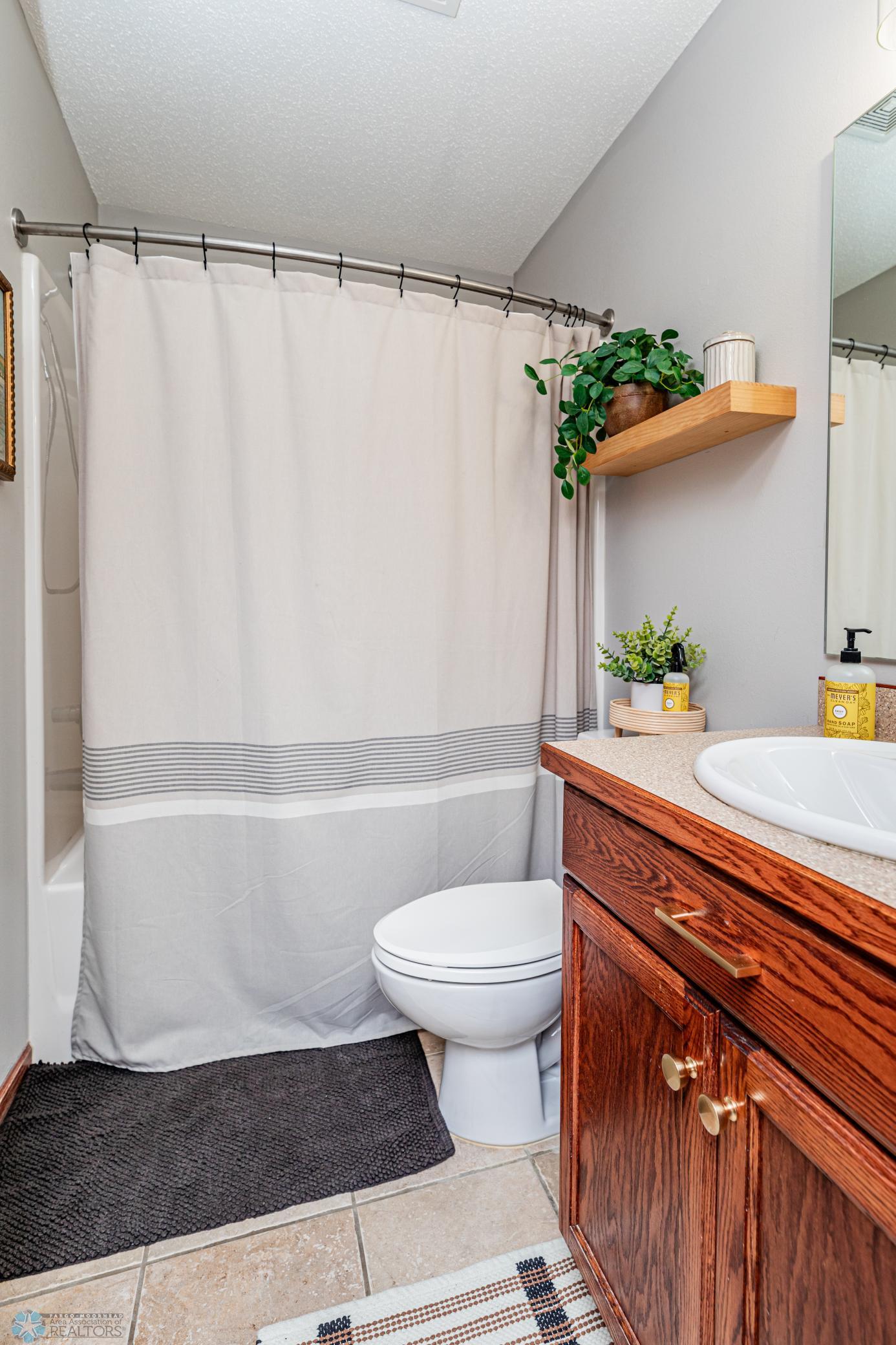 Upper-level Guest Bathroom