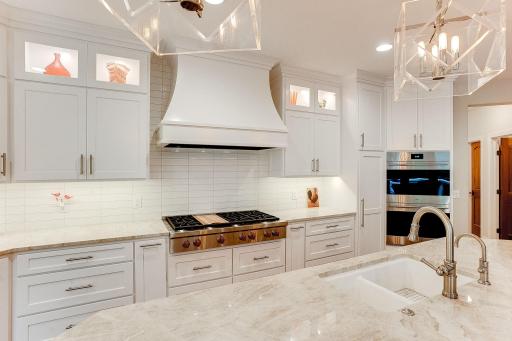 21080 Ridgewood Trail, Lakeville, MN 55044