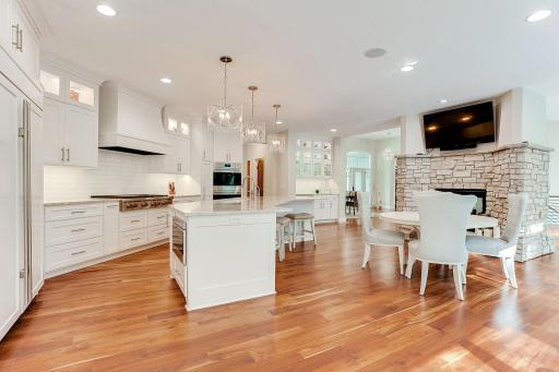 21080 Ridgewood Trail, Lakeville, MN 55044