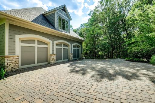 21080 Ridgewood Trail, Lakeville, MN 55044
