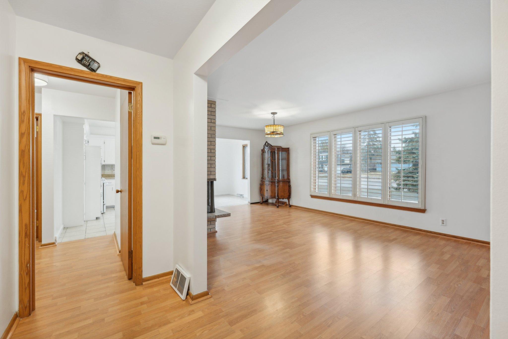 8-web-or-mls-Nicollet Ave 1-008.jpg