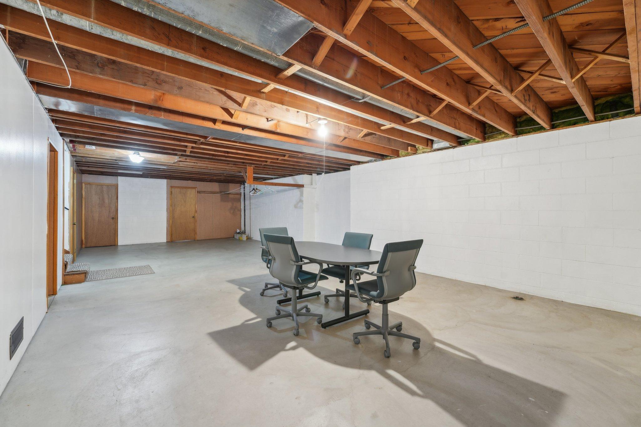 24-web-or-mls-Nicollet Ave 1-024.jpg