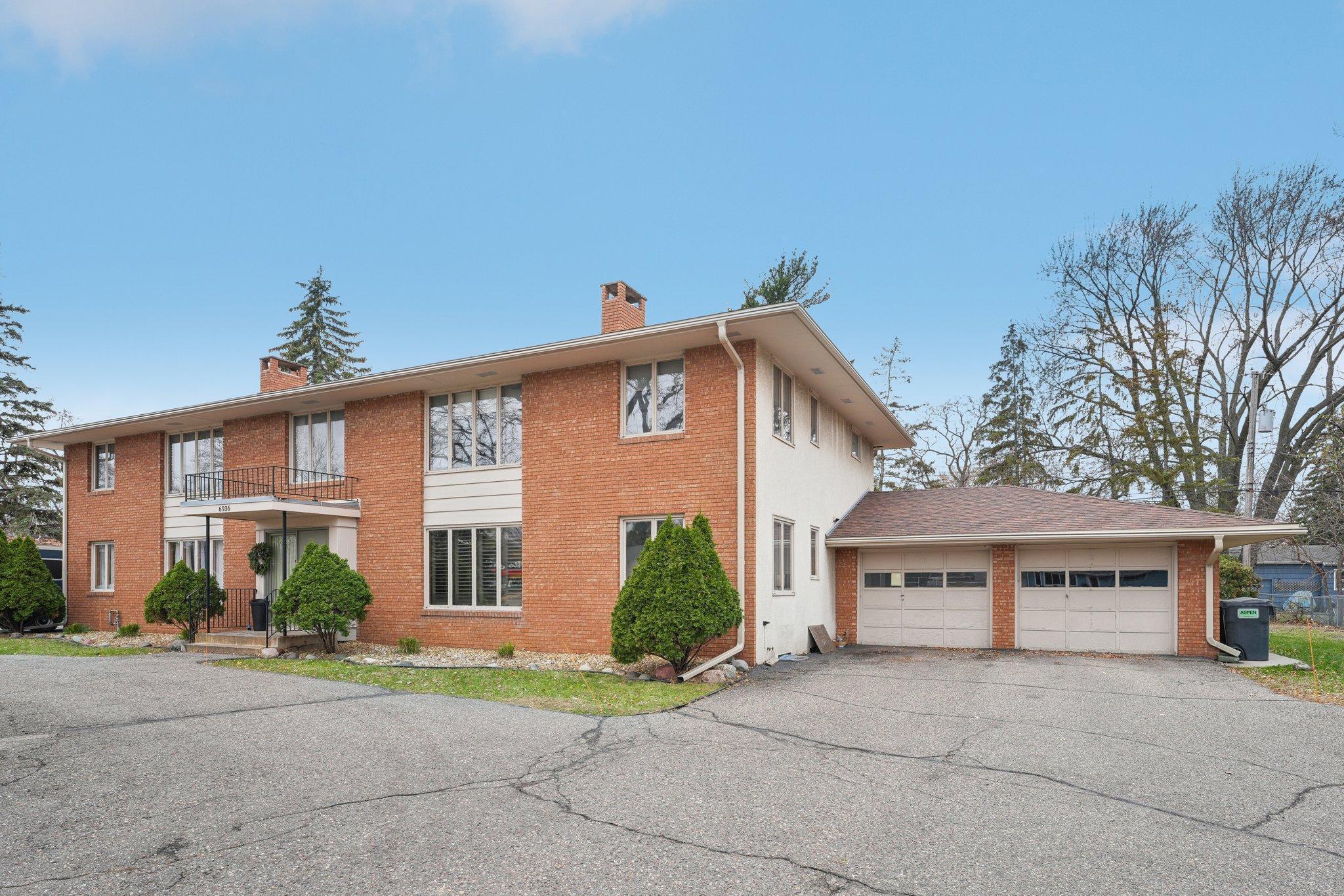 4-web-or-mls-Nicollet Ave 1-004.jpg