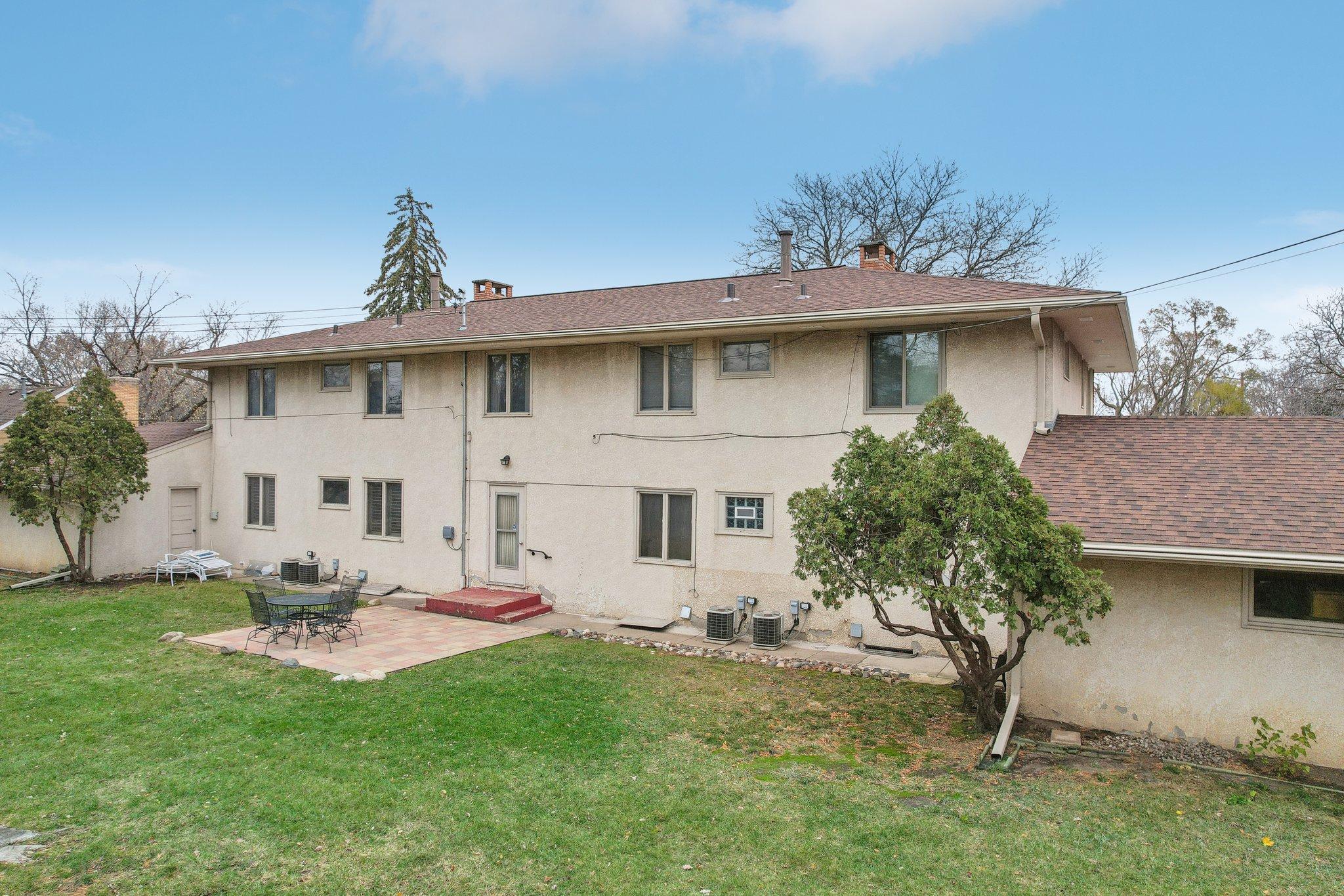 44-web-or-mls-Nicollet Ave 1-044.jpg