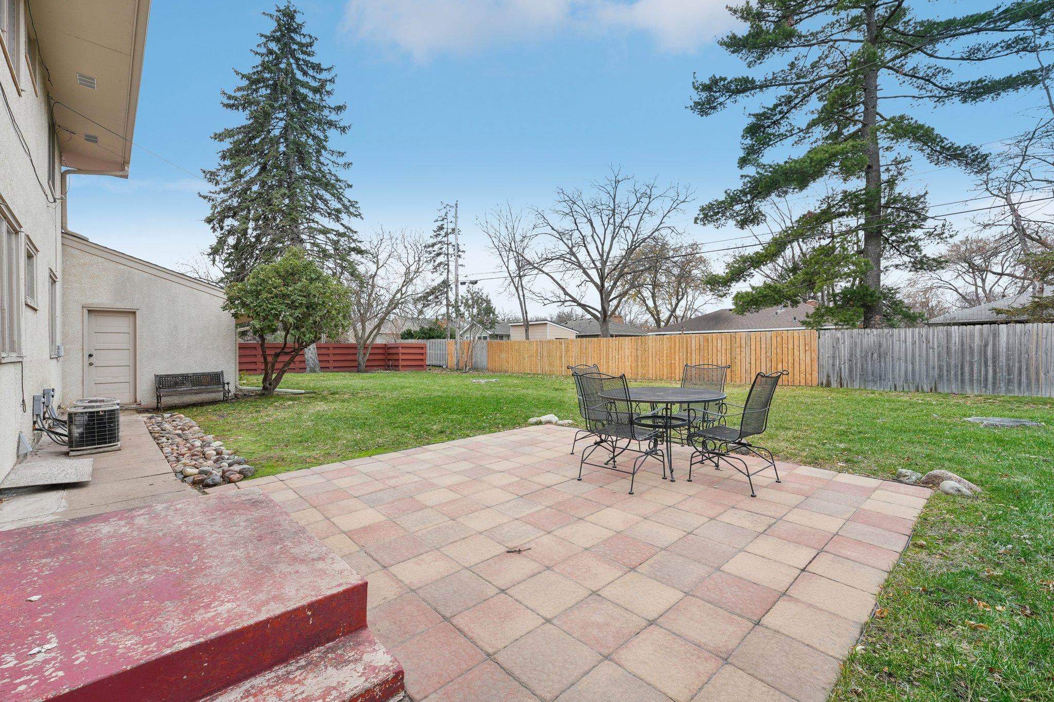 34-web-or-mls-Nicollet Ave 1-034.jpg